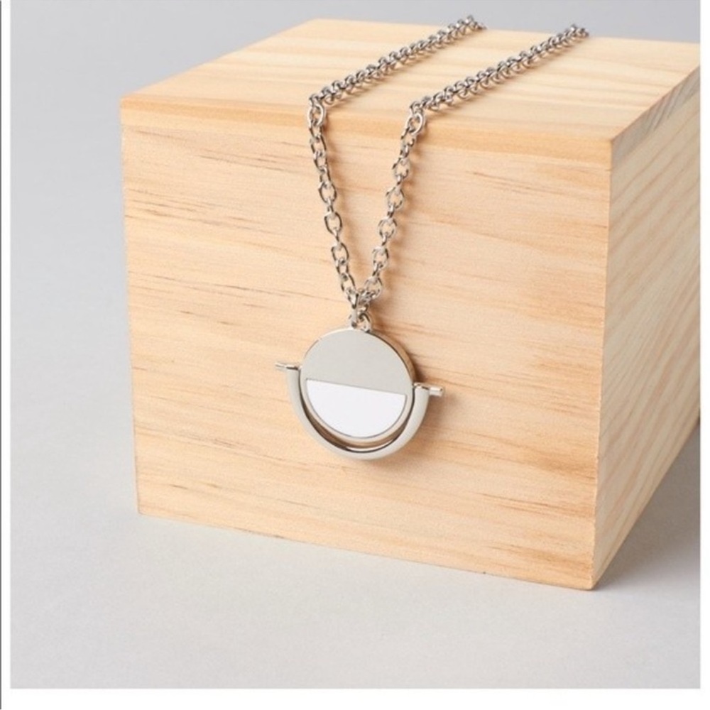 BAUBLEBAR // Snowfall Swinging Disc Necklace // retsil $50